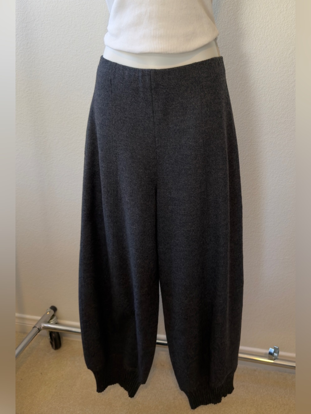 Oska 100% Wool Barrel Trousers Charcoal Grey - Picture 2 of 16